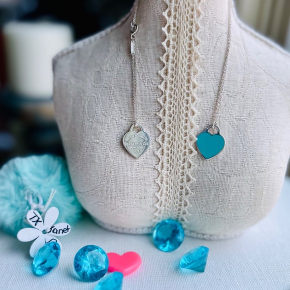Tiffany & Co. SMALL RTT Blue Enamel Double Heart Necklace in Silver - Picture 2 of 10